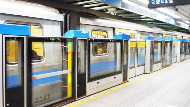 台北地下鉄の乗車方法は日本と似ているので安心