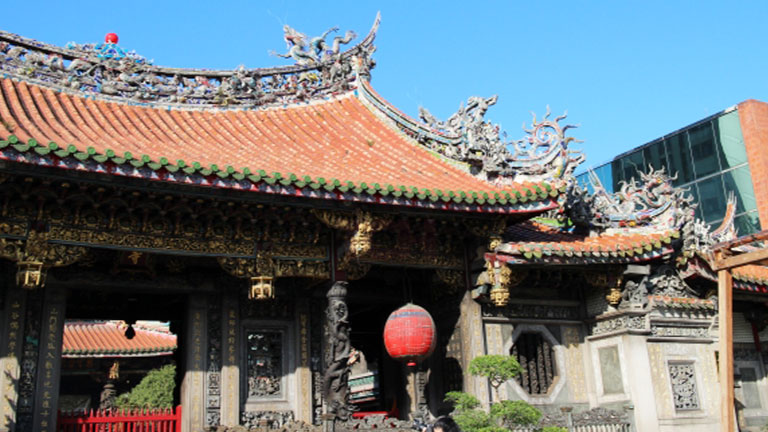 台湾の寺院や夜市巡りのベストシーズン