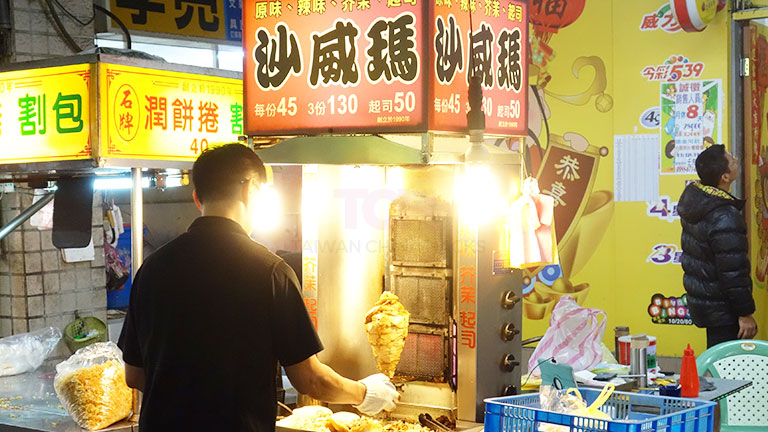 石牌夜市の台湾風ケバブ「沙威瑪」（シャーウェイマー）がなにげに美味しい！